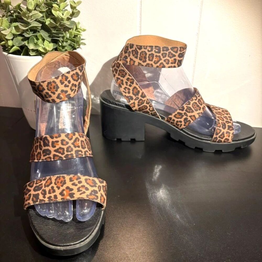 Steve Madden Haidar Leopard Cheetah Print Chunky Platform Lug Sole Sandals Sz 9